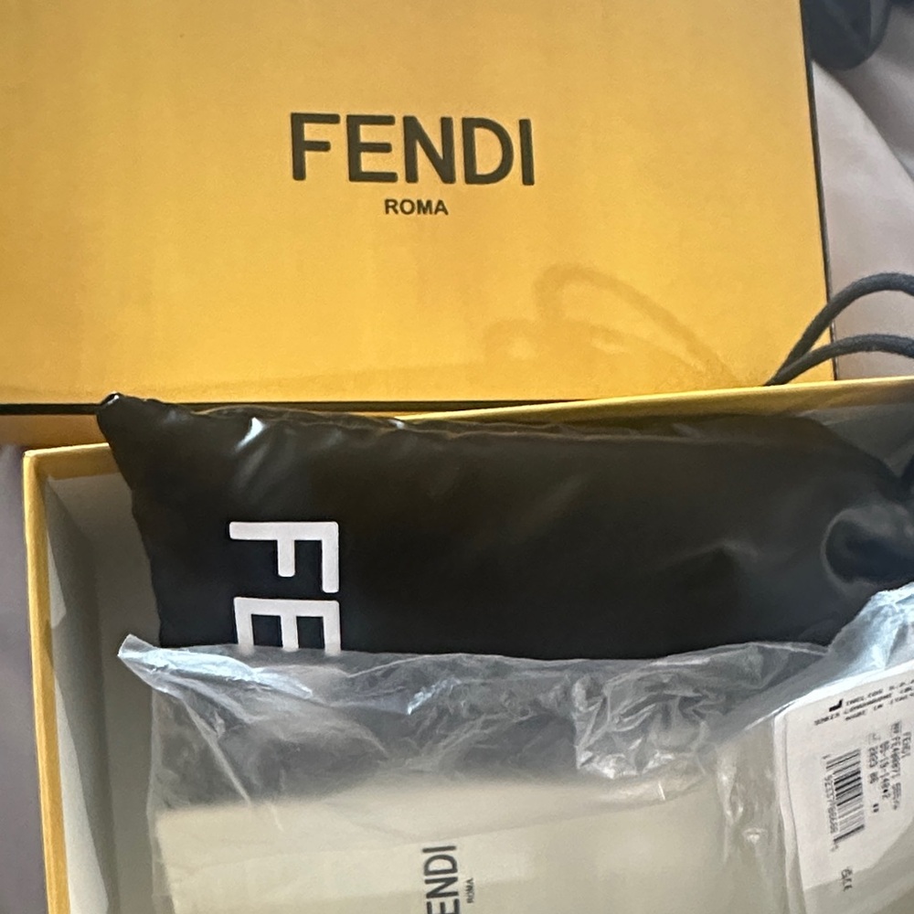 Fendi White Sunglasses with Black Pouch